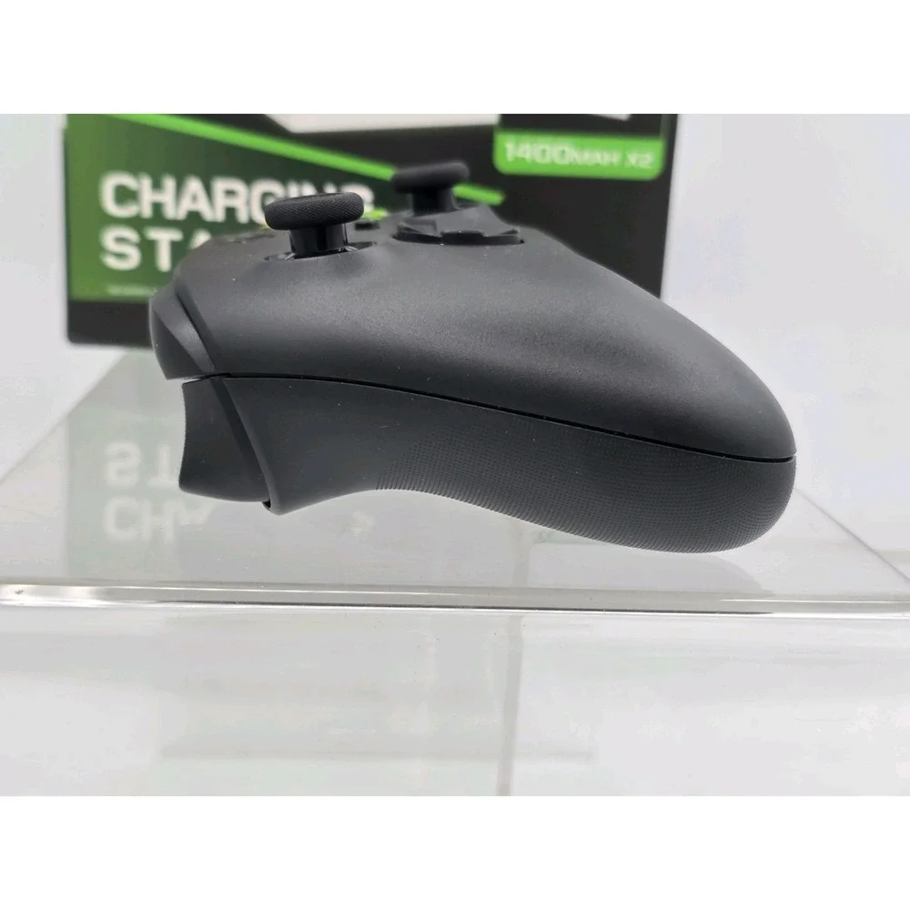 BUNDLE Wireless Xbox Series X/S Carbon Black Controller W/ Xbox X Charging Dock!